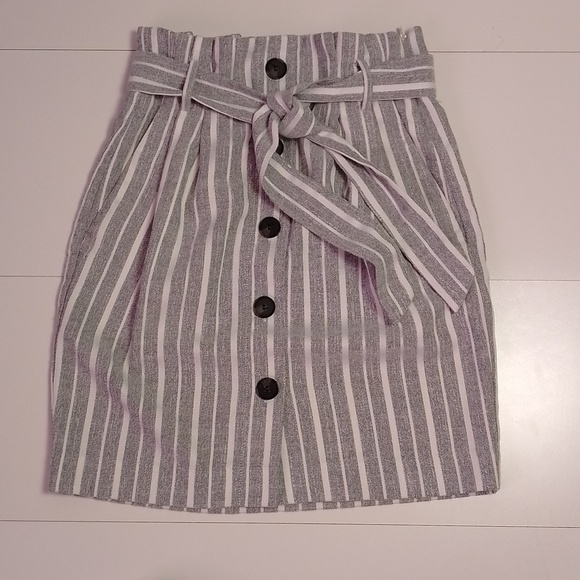 H&M high waisted  mini skirt striped grey white. Size 4.buttons + bow + pockets - Picture 1 of 4